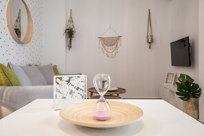 Interior detail - Athens Gift - 300m from Acropolis museum (Athens)