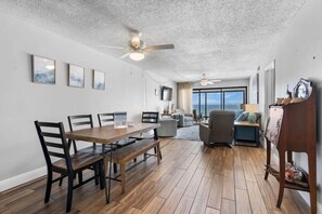 Condo, 1 King Bed with Sofa bed (Edgewater 41) | Dining