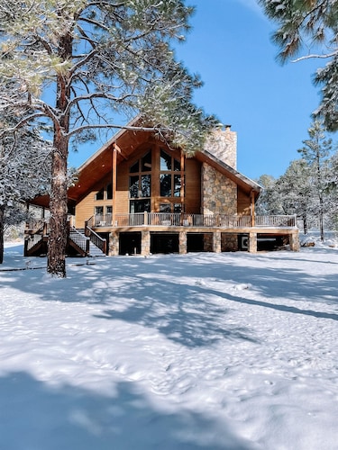 Grand Forest Lodge for 19 with Sauna