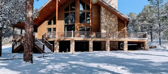 Grand Forest Lodge for 19 with Sauna