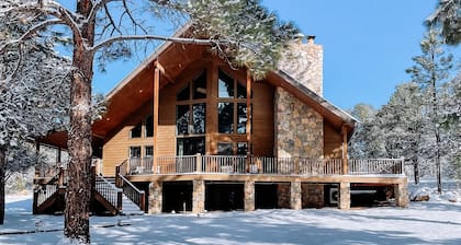 Grand Forest Lodge for 19 with Sauna