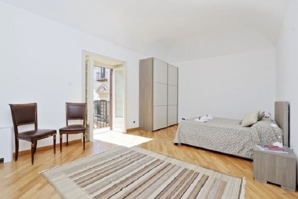 3 chambres, fer et planche à repasser, Wi-Fi gratuit, draps fournis