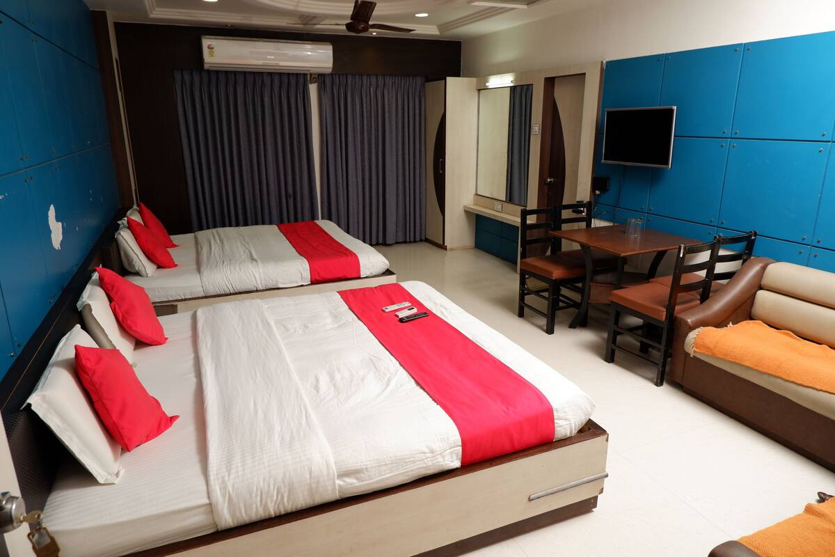 Free WiFi, bed sheets