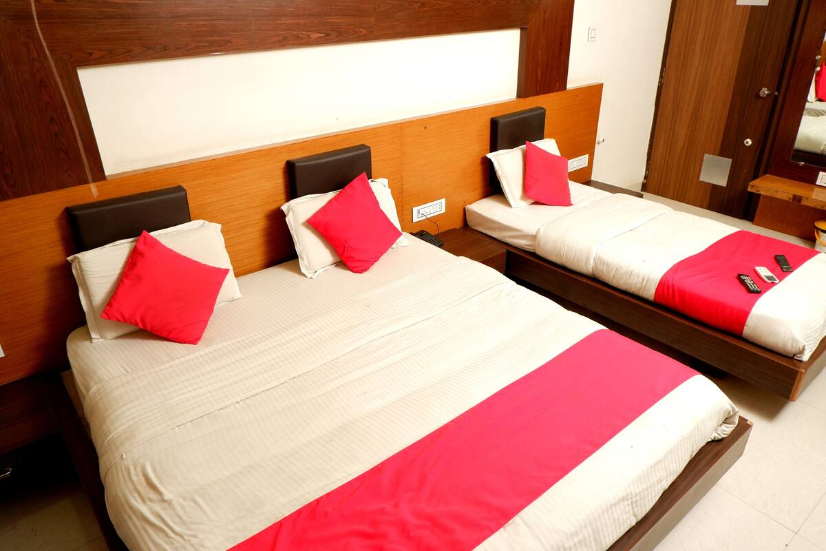 Free WiFi, bed sheets