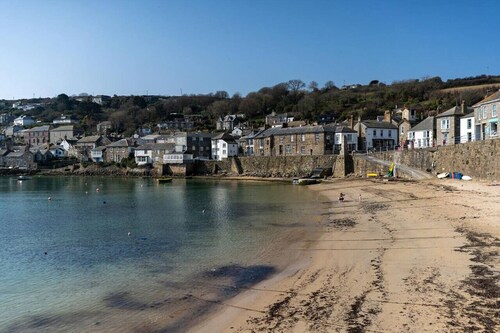 Grade Il Historic Cottage in Mousehole