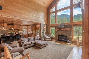 Smart TV, fireplace, DVD player, table tennis - Astonishing mountain views, 7 acres lot (RHODODENDRON)