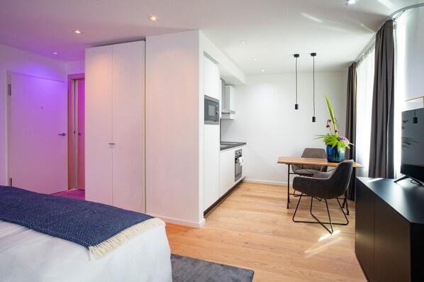 1 bedroom, in-room safe, free WiFi, bed sheets