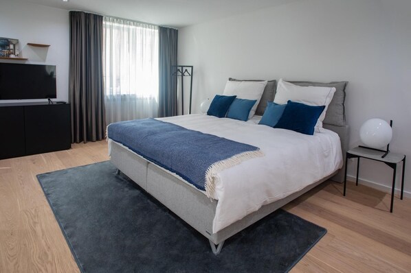 1 bedroom, in-room safe, free WiFi, bed sheets