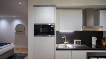 Kühlschrank, Mikrowelle, Herdplatte, Geschirrspüler