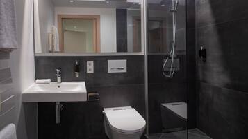 Dusche, Haartrockner, Seife, Shampoo