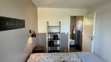 2 Schlafzimmer, Reisekinderbett, kostenloses WLAN, Bettwäsche