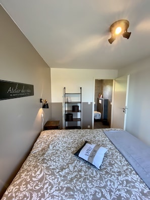 2 Schlafzimmer, Reisekinderbett, kostenloses WLAN, Bettwäsche
