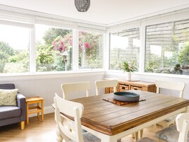 Cottage | Private kitchen | Fridge, dishwasher, electric kettle, toaster