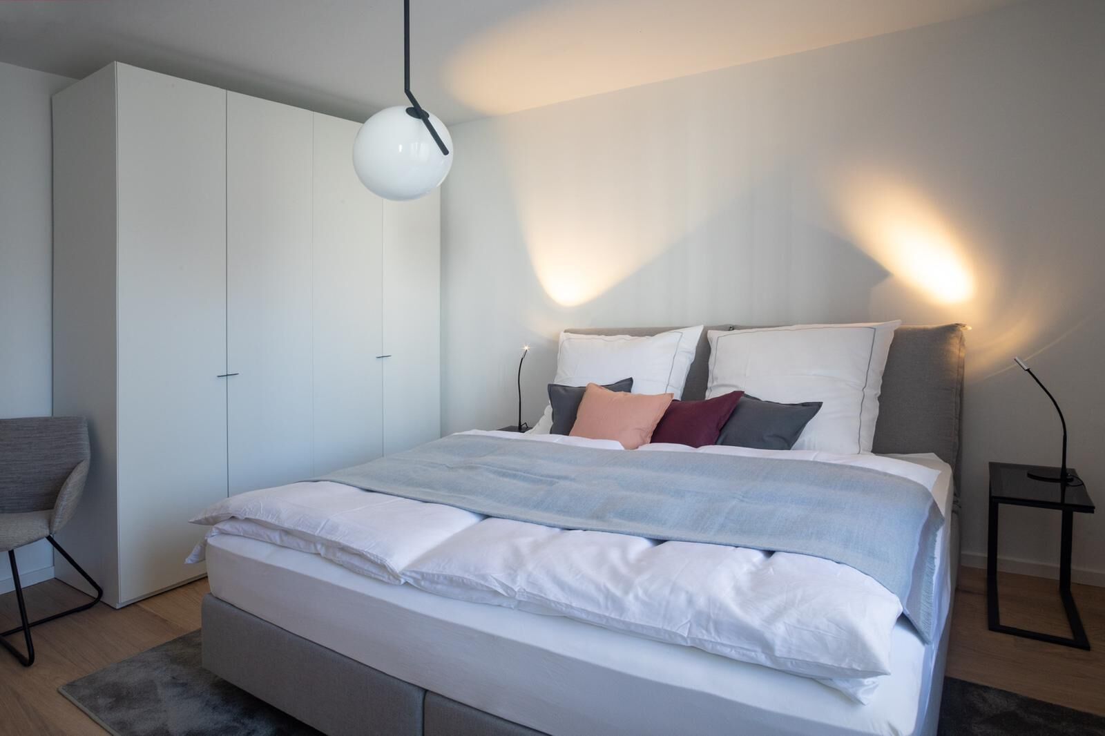 2 bedrooms, in-room safe, iron/ironing board, free WiFi