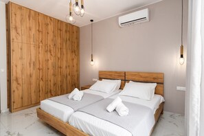 3 bedrooms, iron/ironing board, travel crib, free WiFi - Villa Karouzo- With Private Pool (Agios Konstantinos)