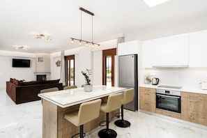 Fridge, microwave, oven, dishwasher