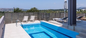 Villa Karouzo- With Private Pool