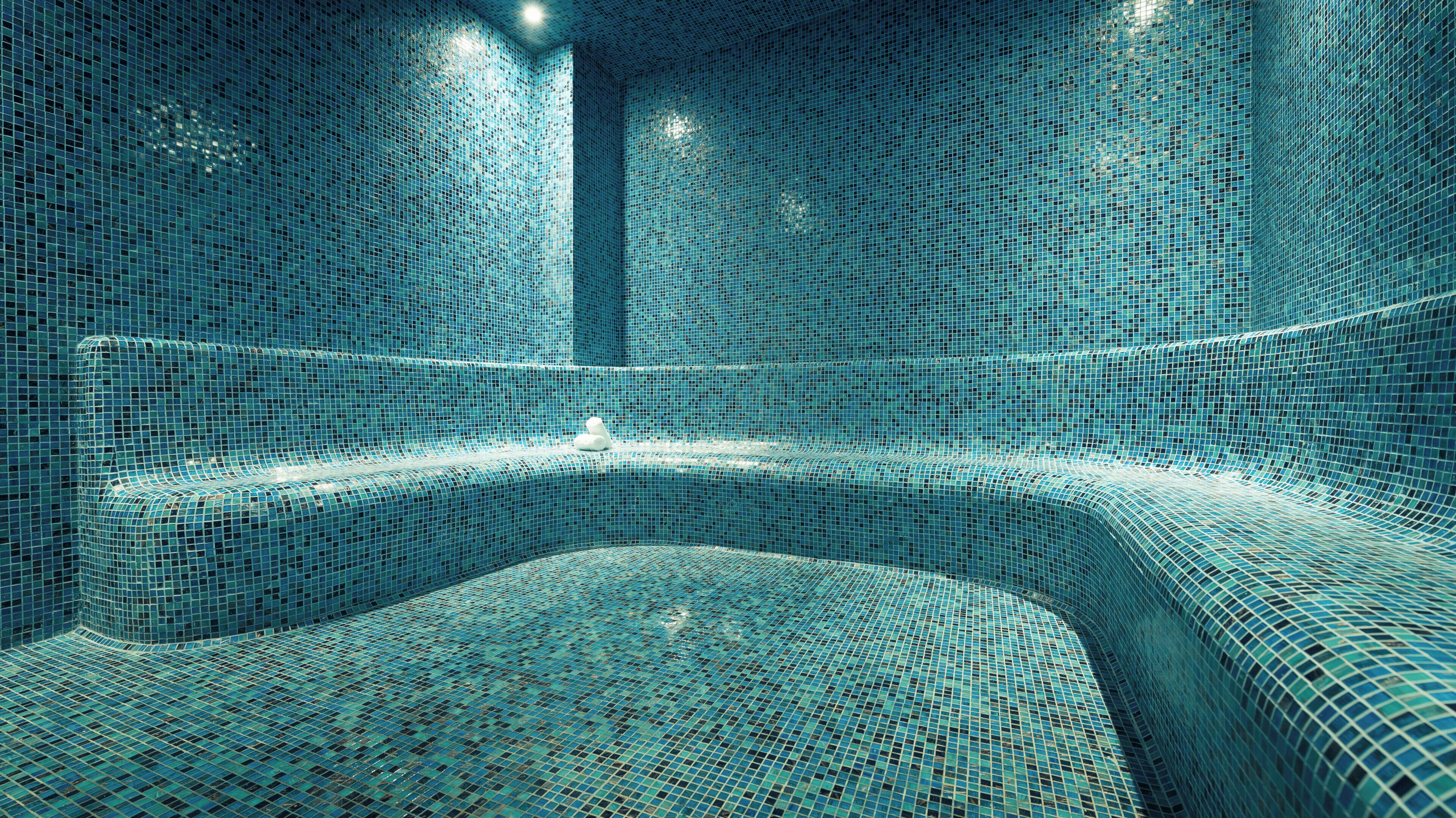 Un sauna, 2 salas de tratamiento