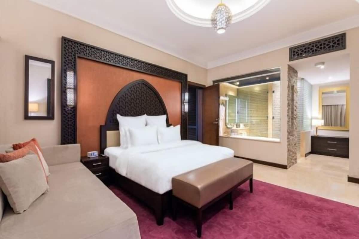 1 bedroom, minibar, in-room safe, individually decorated