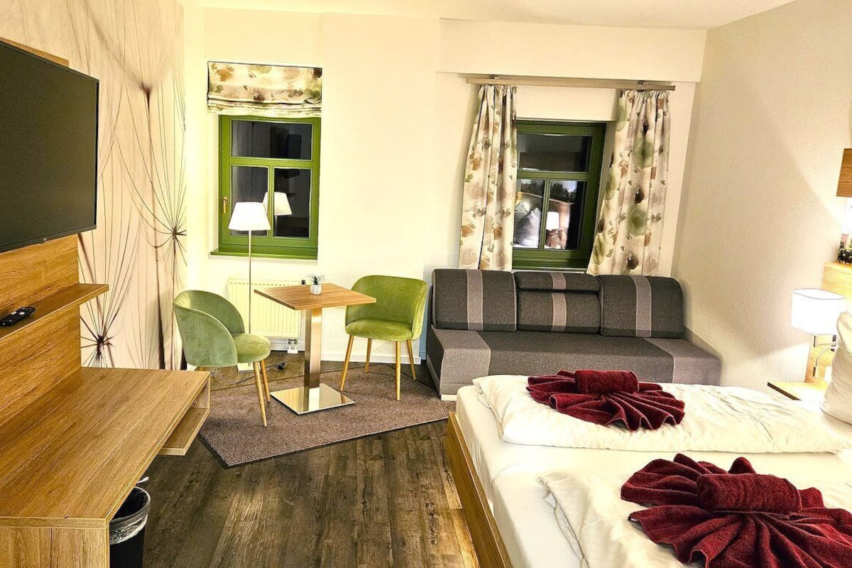 Deluxe Triple Room | Hypo-allergenic bedding, desk, soundproofing, free WiFi