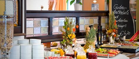 Daily buffet breakfast (EUR 11.50 per person)