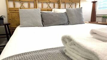 6 bedrooms, iron/ironing board, travel cot, WiFi