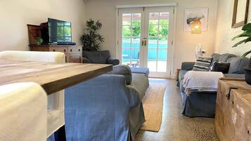 TV, DVD player, offices