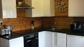 Kabin | Dapur pribadi | Lemari es, microwave, oven, dan kompor