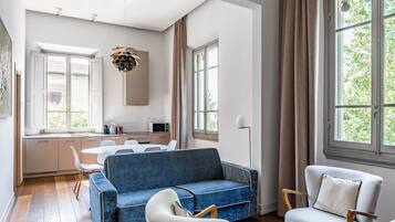 Apartment, 2 Schlafzimmer (Large Apartment with Sofa Bed) | Wohnbereich