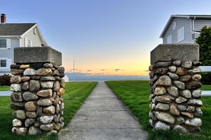 المنطقة المحيطة بالمنشأة