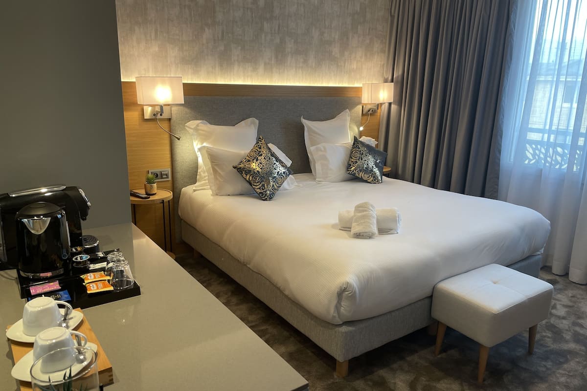 premium double room | 2 bedrooms, premium bedding, minibar, in-room safe