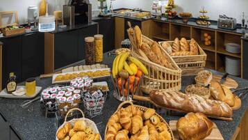 Daily buffet breakfast (EUR 18 per person)