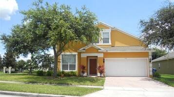 House, 5 Bedrooms | Exterior