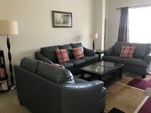 獨棟房屋, 4 間臥室 | 起居區 | 電視、電視遊樂器、足球台、音響