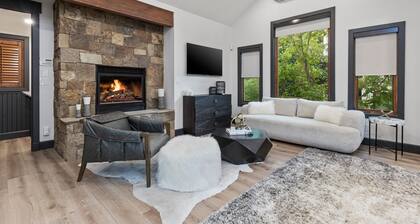 909 Park Ave 5 Bedroom Home by RedAwning