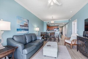 Living area - Seawind 1205 (Gulf Shores)