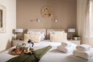 3 slaapkamers, een strijkplank/strijkijzer, gratis wifi, beddengoed