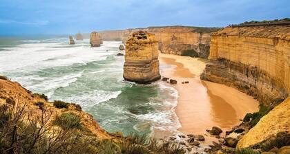 Relax at Torquay Dunes: Shops and Beaches Nearby