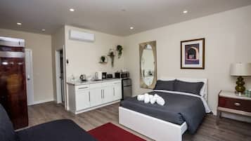 1 bedroom, iron/ironing board, WiFi, bed sheets