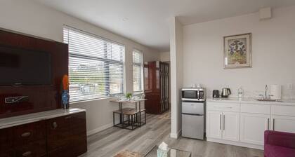 One Bedroom Apartment with Luxurious Furnitures