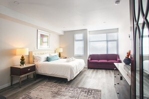1 habitación, tabla de planchar con plancha, wifi y ropa de cama 