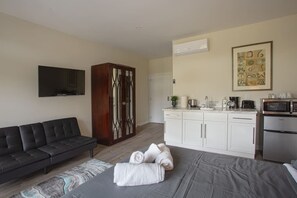 1 chambre, fer et planche à repasser, Wi-Fi, draps fournis