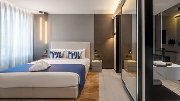 Executive Apartment, Lagoon View | In-room safe, laptop workspace, soundproofing, iron/ironing board