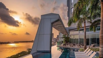 حمّام سباحة خارجي، مقاعد للتشمس