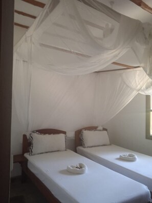 Espace de travail pour ordinateur portable, fer et planche à repasser