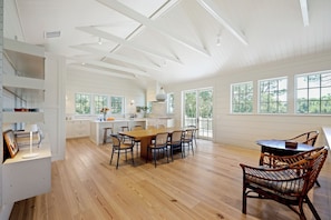 Dining - Charming Completely Renovated 5 bedroom Oceanfront home with private pool (Hilton Head Island)