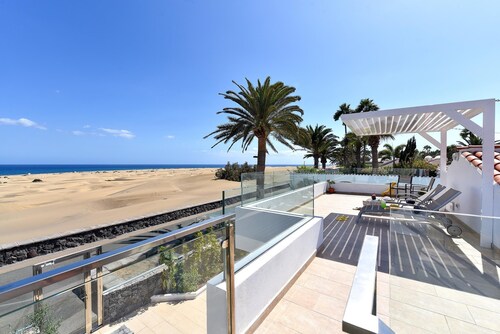 Chalet Golden Sahara by VillaGranCanaria