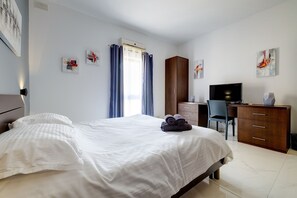 1 Schlafzimmer, Bügeleisen/Bügelbrett
