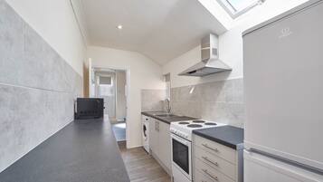 House | Private kitchen | Fridge, microwave, oven, stovetop