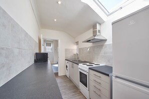 独立别墅 | 私人厨房 | 冰箱、微波炉、烤箱、炉灶